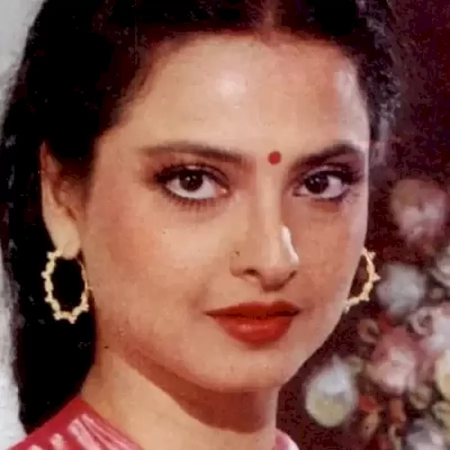 Rekha Birthday: मशहूर अभिनेत्री रेखा आज मना रहीं अपना 68वां जन्मदिन