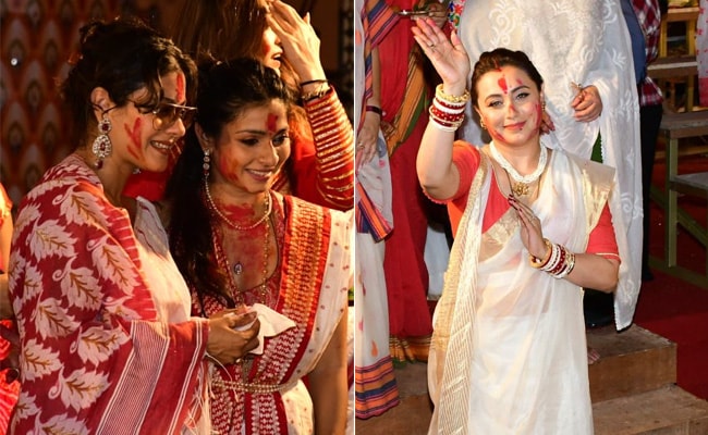 ट्रेडिशनल लुक में दिखी रानी मुखर्जी और काजोल, अलग अंदाज में मनाया दुर्गा उत्सव, देखें Photos