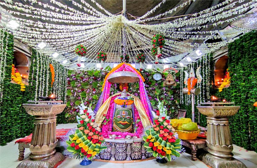 विदेशी फूलों से महकेगा बाबा महाकाल का आंगन, मंदिर में की जा रही है आकर्षक विद्युत सज्जा