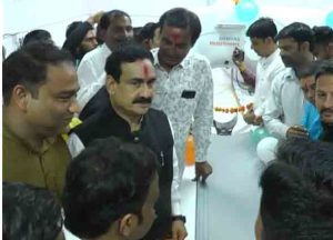 गृह मंत्री डॉ. नरोत्तम मिश्रा ने सिटी स्केन मशीन का किया शुभारंभ, कहा - अब मरीजों को जांच हेतु दतिया से नहीं जाना पड़ेगा बाहर