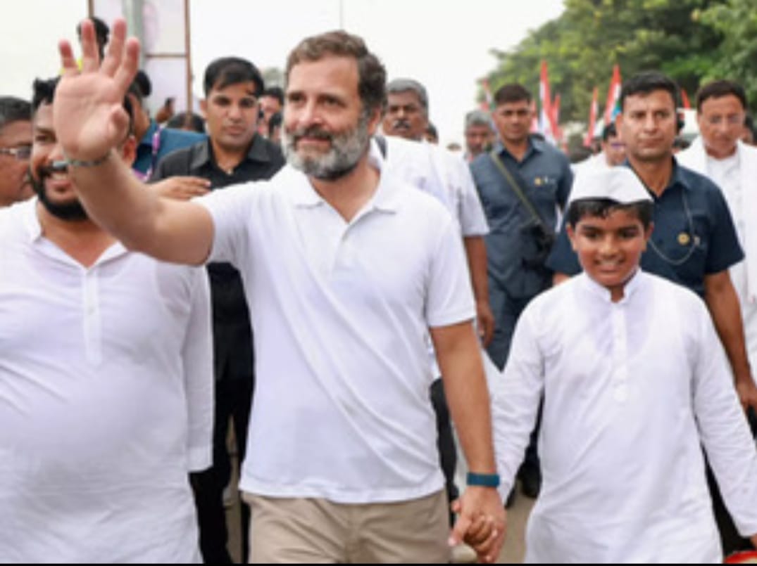 कांग्रेस की भारत जोड़ो यात्रा में युवकों ने लगाए मोदी के नारे, राहुल ने बुलाया तो हुए गायब