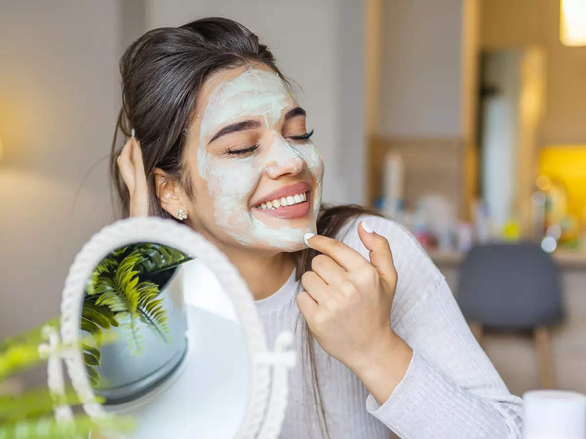 Curry Leaves Face Pack Benefits