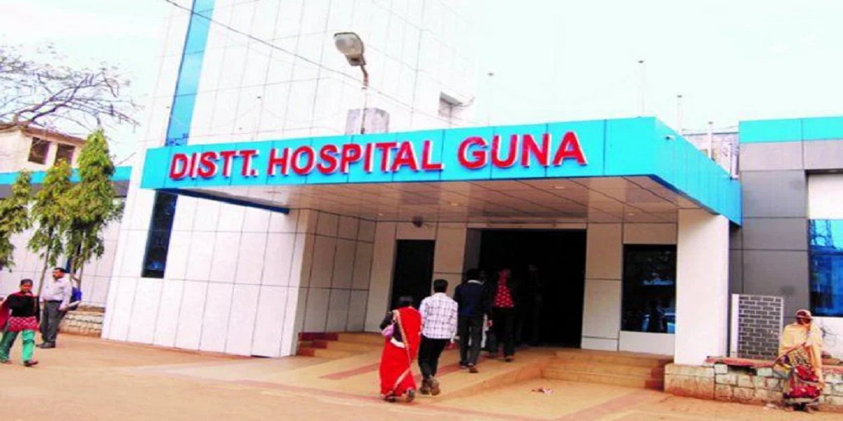 Guna News: जिला अस्पताल में नर्स पर हुआ जानलेवा हमला, मरीज ने पीछे से किया सिर पर वार