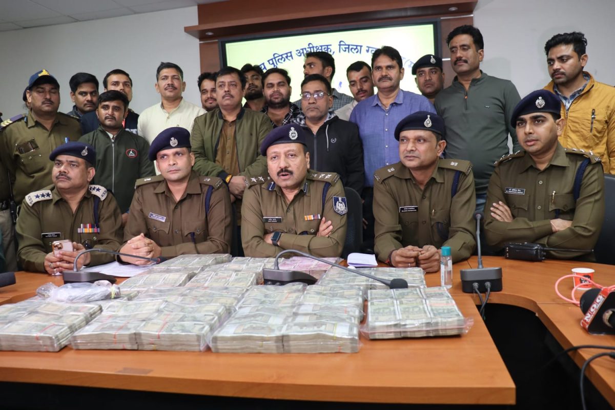 Gwalior Crime News : पुलिस की बड़ी सफलता, 6 घंटे में एक करोड़ 20 लाख की लूट का पर्दाफाश, दो गिरफ्तार