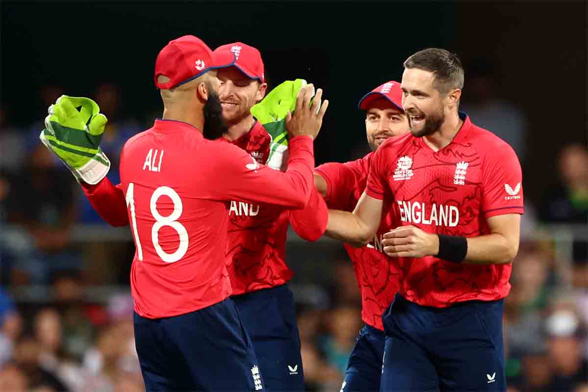 England Vs New Zealand : इंग्लैंड ने न्यूज़ीलैंड को 20 रनों से दी मात, पढ़े पूरी खबर