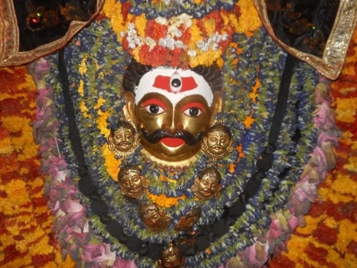 Kaal Bhairav Jayanti 2022 : काल भैरव को प्रसन्न करने के लिए इस विधि से कीजिए पूजा