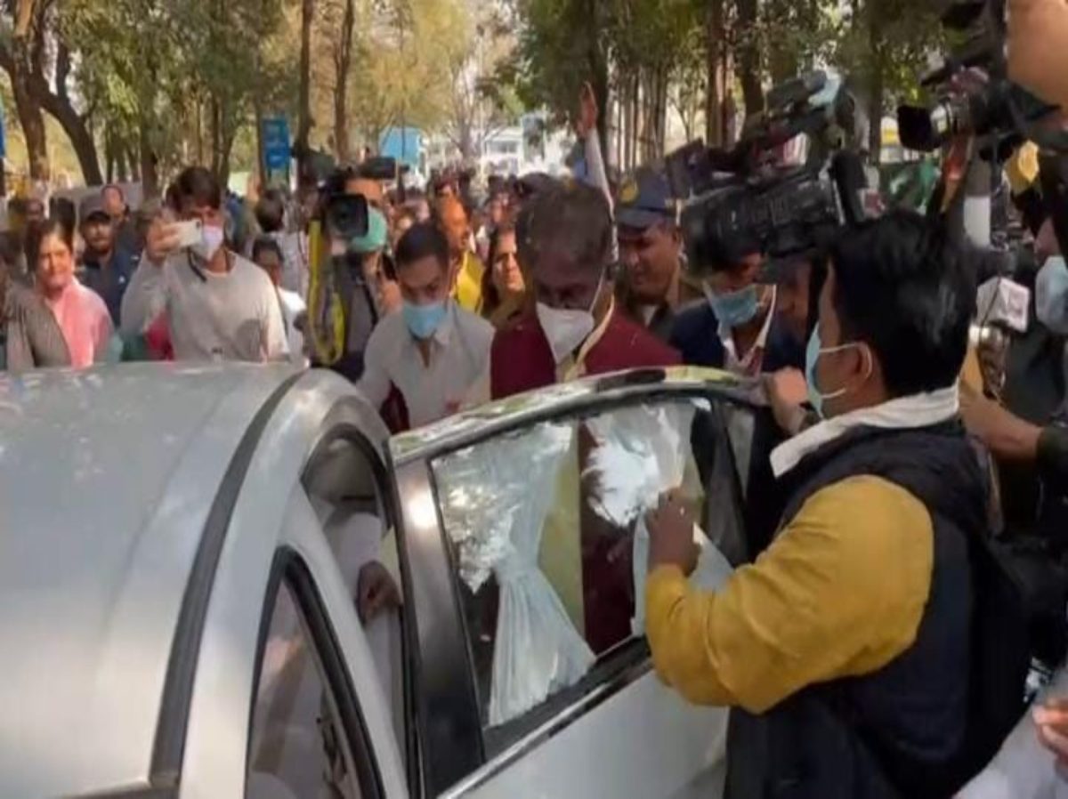 MP News : संविदा कर्मचारियों की हड़ताल का 10वां दिन, बातचीत करने पहुंचे मंत्री की गाड़ी का घेराव, सुरक्षित बाहर निकले प्रभु राम चौधरी