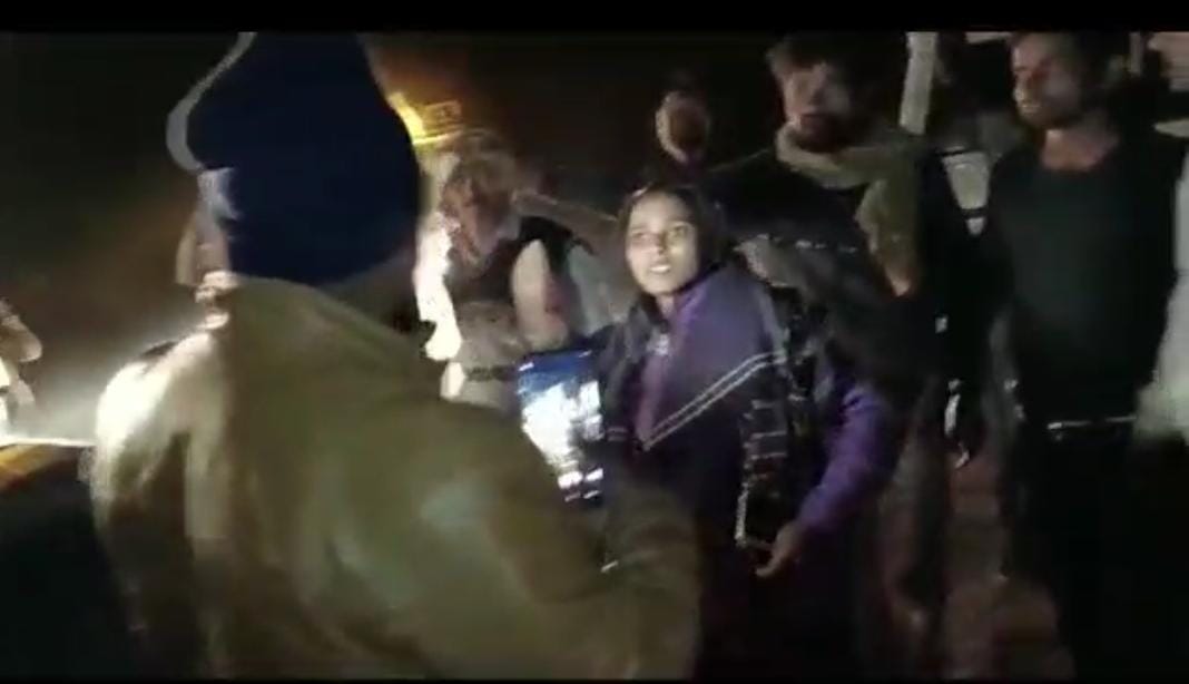 चित्रकूट में खनन माफिया को पकड़ने गई पुलिस टीम पर हमला, नगर परिषद अध्यक्ष ने अपने गुर्गों के साथ पुलिस को पीटा
