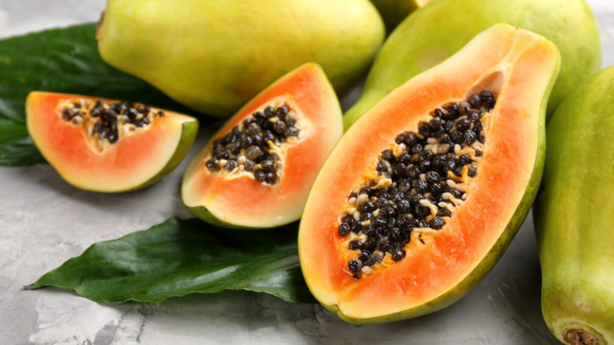 Papaya Seeds Benefits: पपीते के बीज में होते हैं कई चमत्कारी गुण, इन 4 समस्याओं को करते हैं दूर