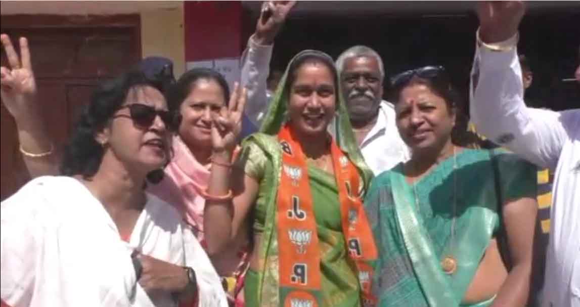धार में खिला कमल, राजगढ-धरमपुरी में कांग्रेस ने मारी बाजी