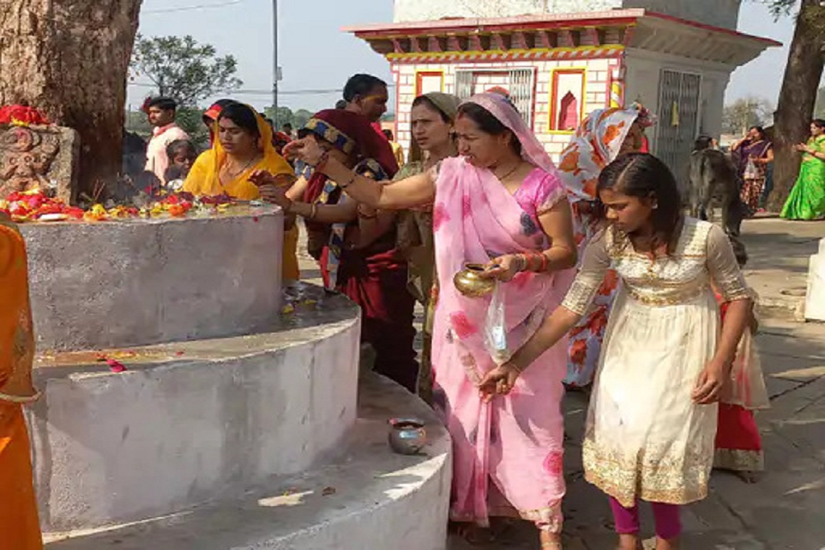 Chaitra Navratri 2023: पन्ना के बडी देविन मंदिर में पांचवे दिन उमड़ी भक्तों की भीड़, जानिए इससे जुड़ी प्राचीन कथाएं