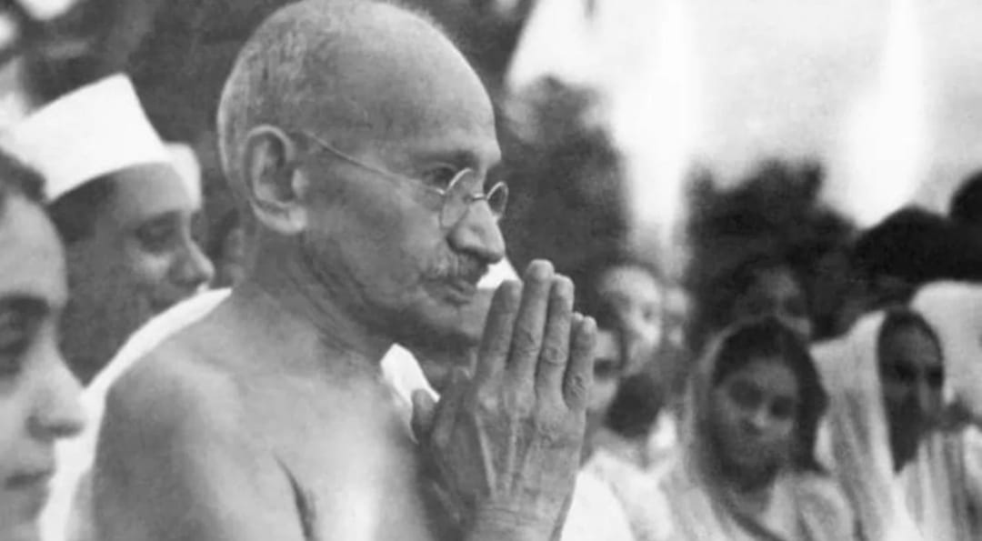 J&K के उप राज्यपाल मनोज सिन्हा ने महात्मा गांधी को लेकर की विवादित टिप्पणी