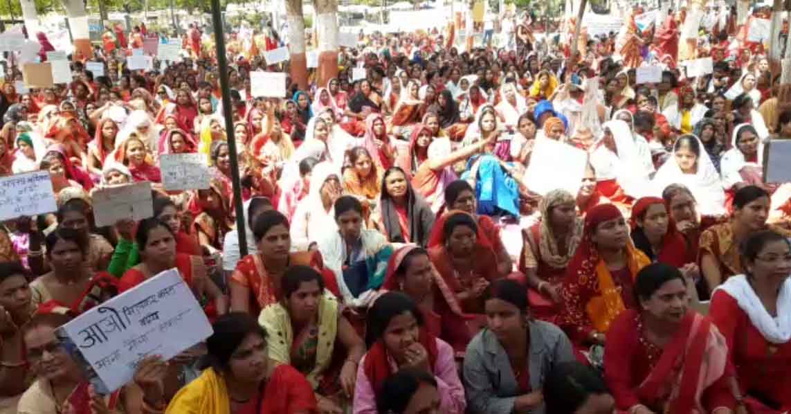 Jabalpur News : महिला बाल विकास विभाग के परियोजना अधिकारी व सुपरवाइजर, कार्यकर्ता-सहायिका ने निकाली रैली, कलेक्टर को सौंपा ज्ञापन