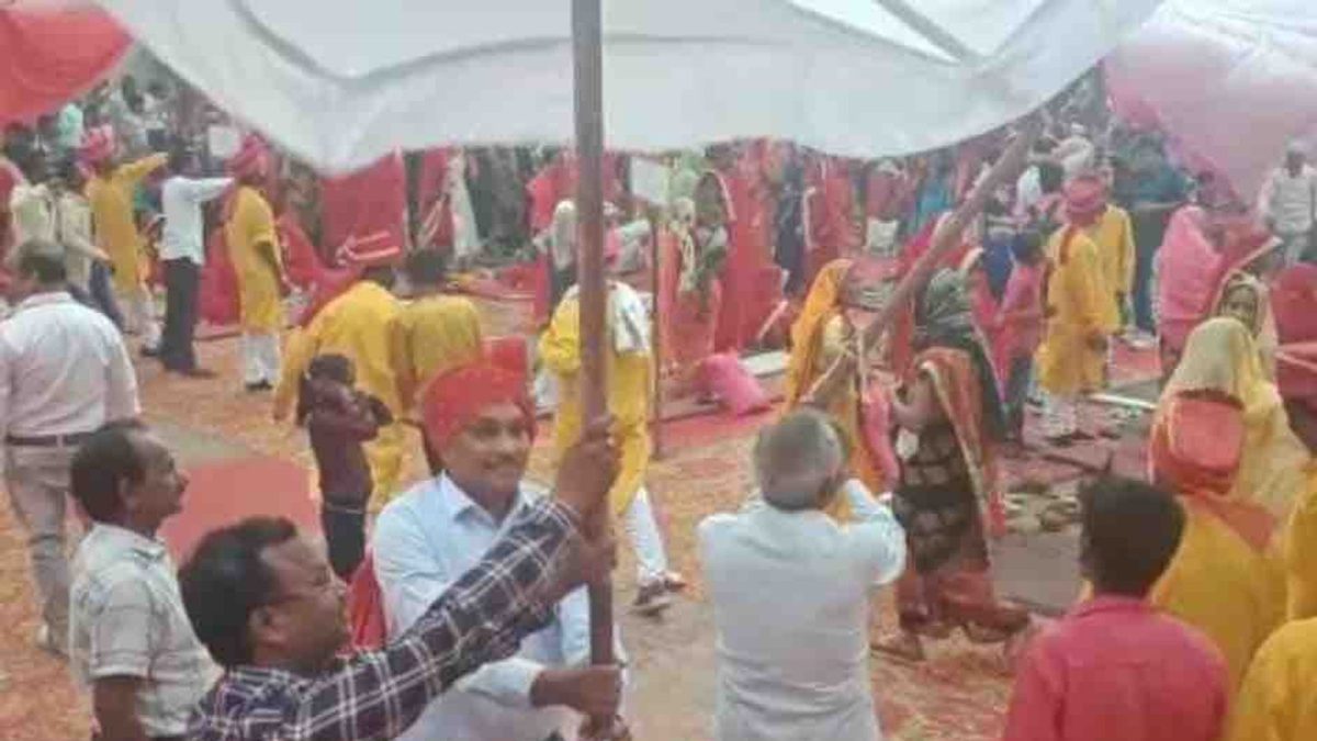 Shahdol News: तेज आंधी और बारिश के बाद विवाह सम्मेलन में मची भगदड़, मंडप छोड़कर भागे दूल्हा-दुल्हन