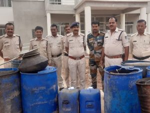 Shivpuri News : अवैध शराब के ठिकानों पर पुलिस की बड़ी कार्रवाई, 12 हजार लीटर लहन किया गया नष्ट