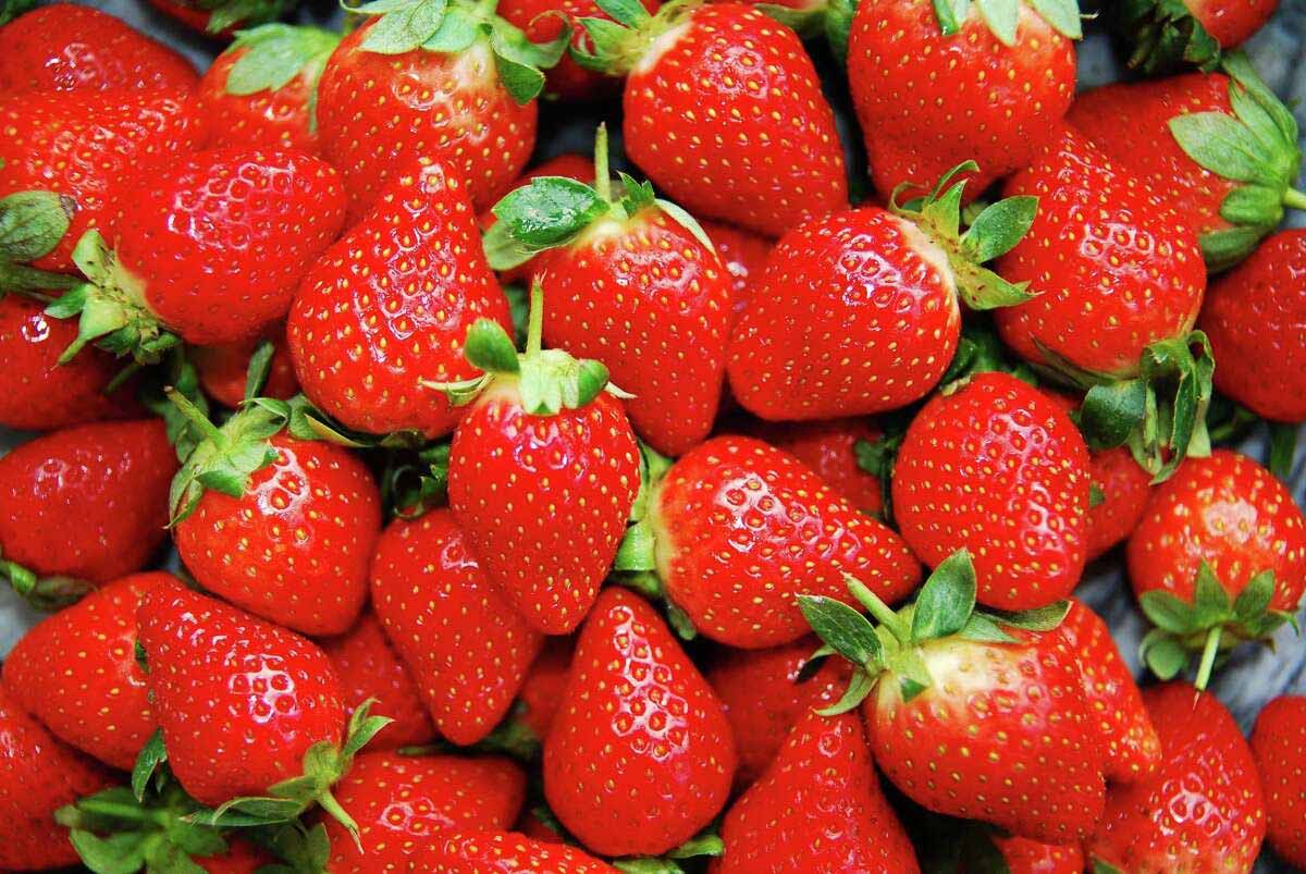 इतने तरीकों से खा सकते हैं स्ट्रॉबेरी का फल, सेहत के लिए बहुत है फायदेमंद