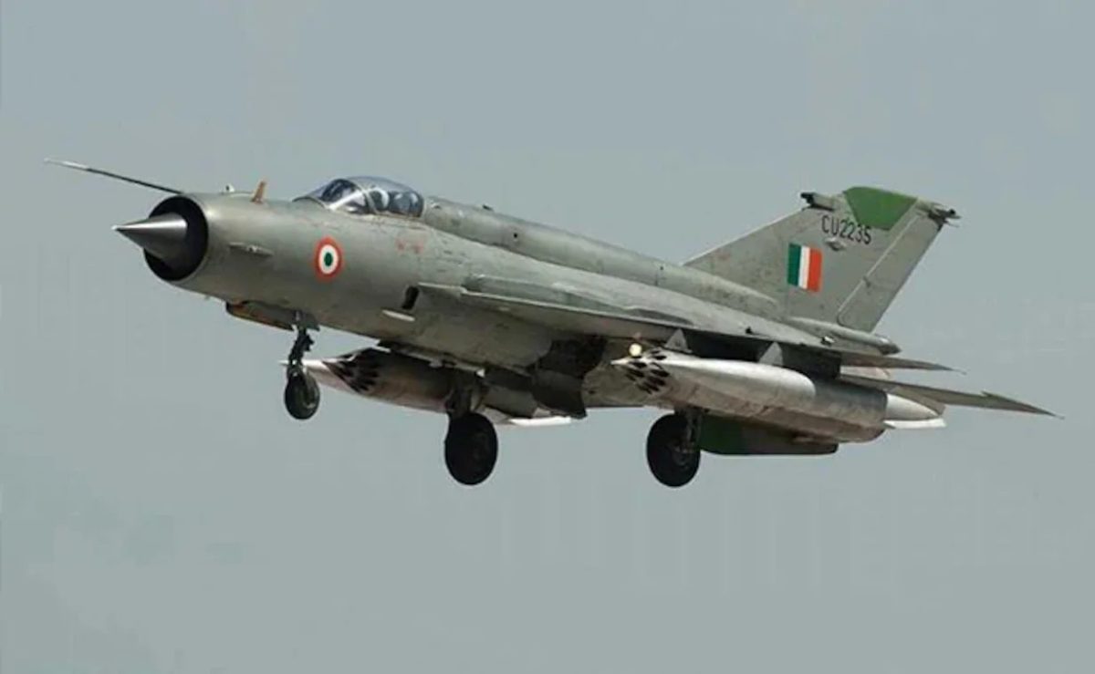 राजस्थान में MiG-21 हादसे के बाद भारतीय वायुसेना का बड़ा फैसला, लड़ाकू विमान के पूरे बेड़े पर लगाई रोक