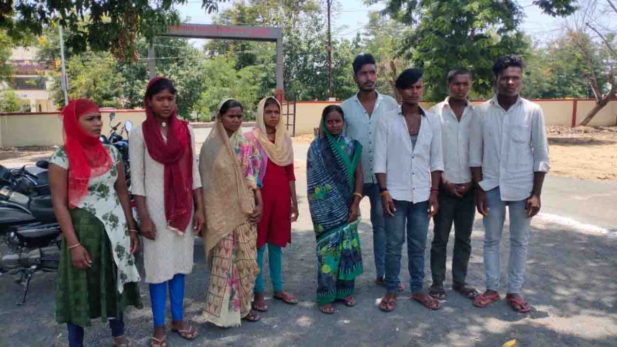 Betul News : महाराष्ट्र में बंधक 9 मजदूरों को प्रशासन ने कराया मुक्त, वापस आने पर सुनाई प्रताड़ना की दास्तां