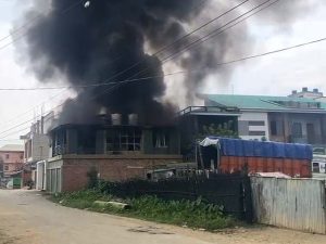 Manipur Violence: उपद्रवियों के खिलाफ सरकार का सख्त एक्शन, 5 दिन के लिए इंटरनेट बंद, अलर्ट पर भारतीय सेना