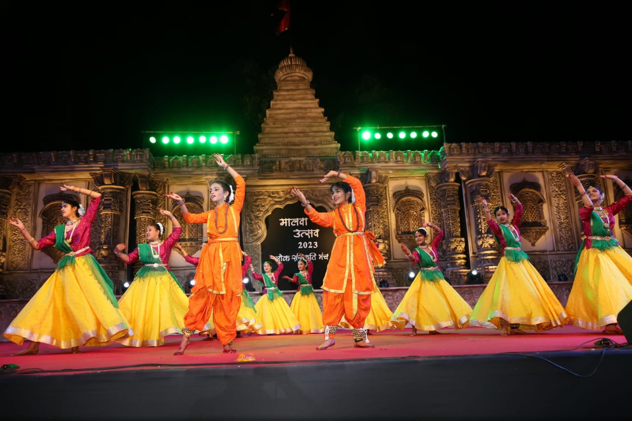 Indore News: मालवा उत्सव में कलाकारों ने दी मनमोहक प्रस्तुतियां, दर्शकों का उमड़ी भीड़