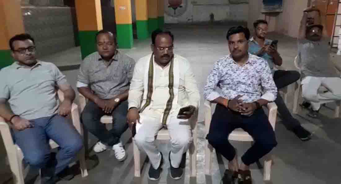 Damoh News : जिला शिक्षा अधिकारी पर फेंकी गई स्याही पर भाजपा ने झाड़ा पल्ला