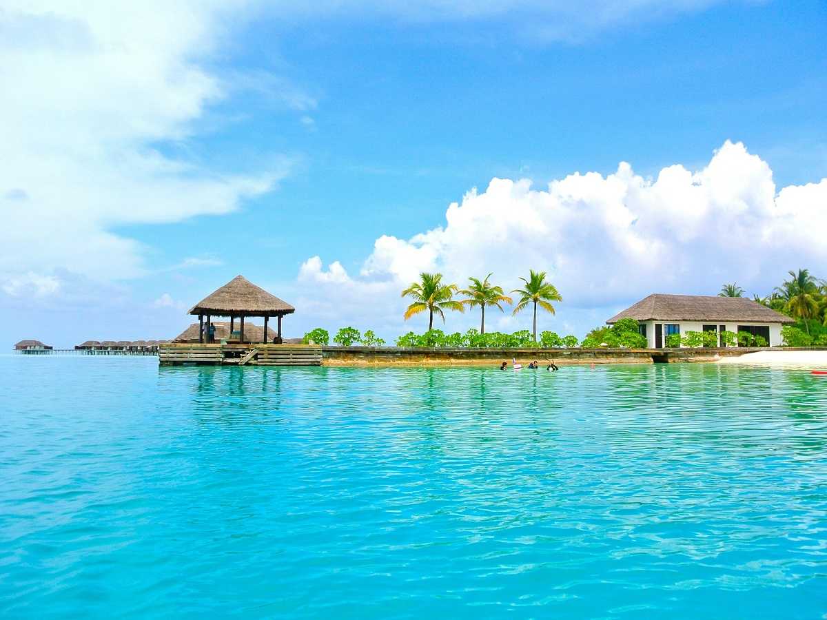 Maldives Tourist Destinations: अपने पार्टनर के साथ घूमें मालदीव, बेहद खूबसूरत है यहां का नजारा