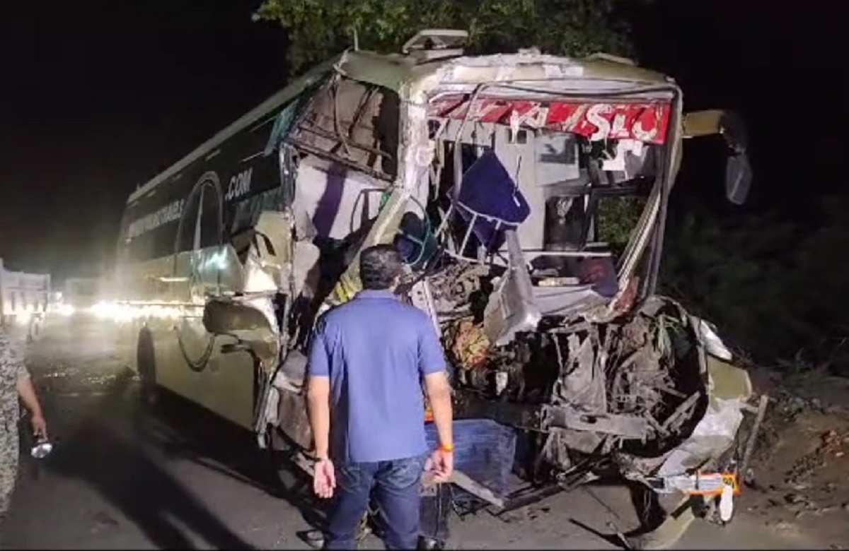Morena Road Accident: दर्दनाक सड़क हादसा, तेज रफ्तार बस ने डंपर को मारी टक्कर, 3 की मौके पर मौत, 10 से अधिक घायल, जिला अस्पताल रेफर