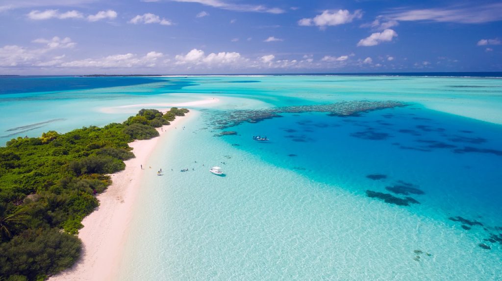 Maldives Tourist Destinations: अपने पार्टनर के साथ घूमें मालदीव, बेहद खूबसूरत है यहां का नजारा