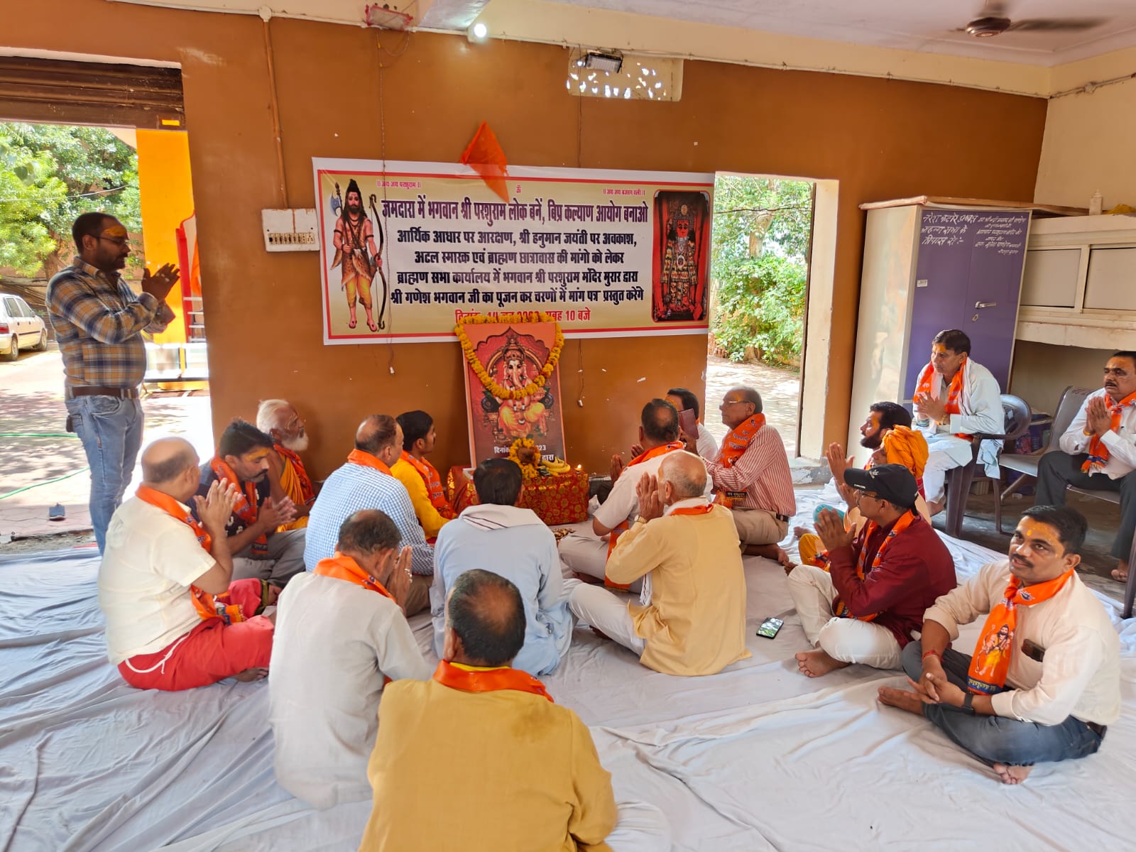 Gwalior News : ब्राह्मण समाज ने भगवान श्री गणेश को सौंपा ज्ञापन, की ये मांग