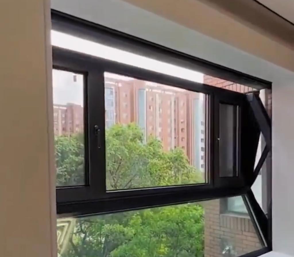 Viral Video : खिड़की जो बन जाती है बालकनी, छोटी जगह के लिए परफेक्ट विंडो