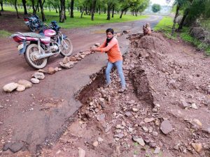 खस्ताहाल हुई ग्राम जाट विजयपुर मार्ग की सड़कें बनी लोगों के लिए मुसीबत