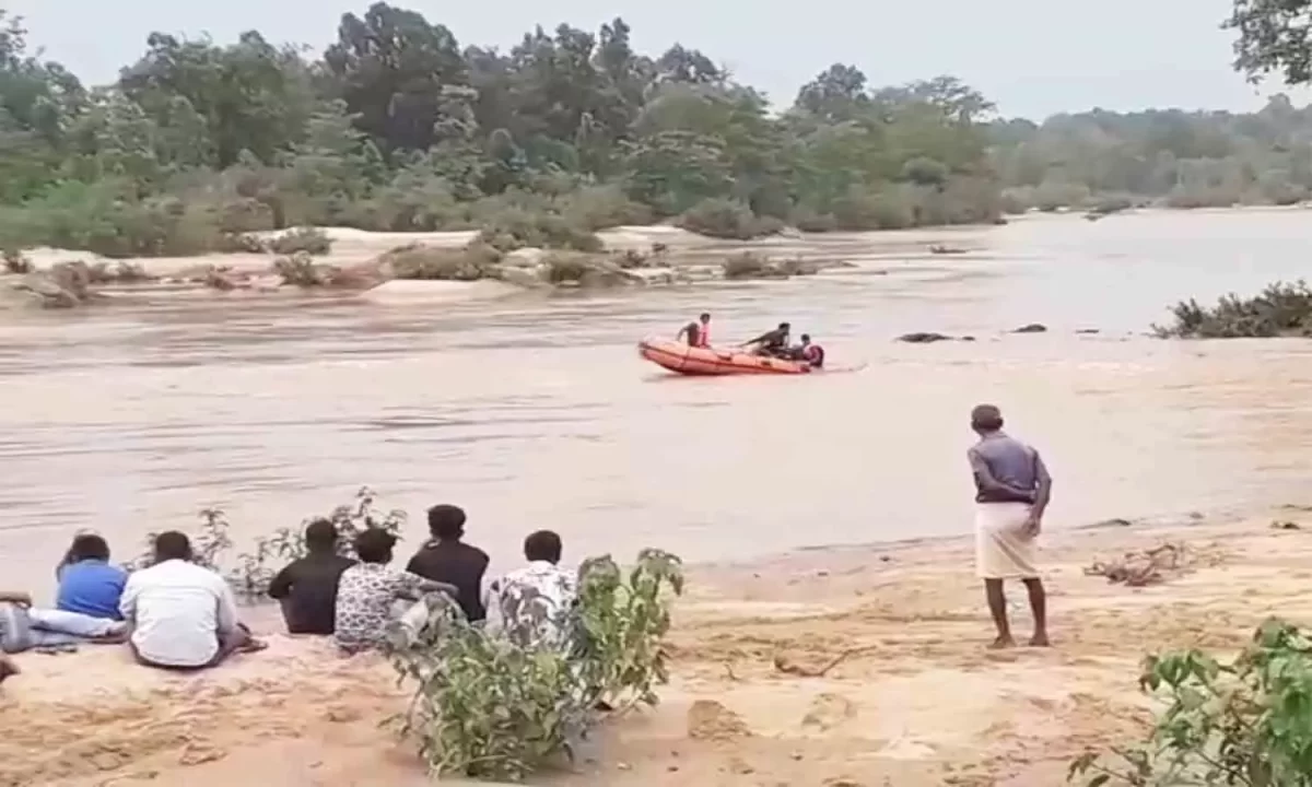 Shahdol News: बनास नदी में बहे 3 युवकों की तलाश जारी, परिजनों में दिखा आक्रोश