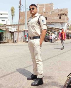 Ashoknagar News : युवक से मारपीट करने वाले आरक्षक को एसपी ने सस्पेंड, SDOP के प्रतिवेदन पर की गई कार्रवाई
