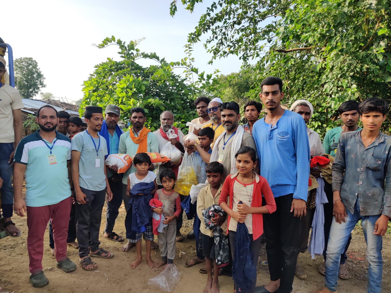 Burhanpur News: छोटी उम्र के युवाओं का बड़ा कदम, बाढ़ पीड़ितों की मदद की उठाई जिम्मेदारी