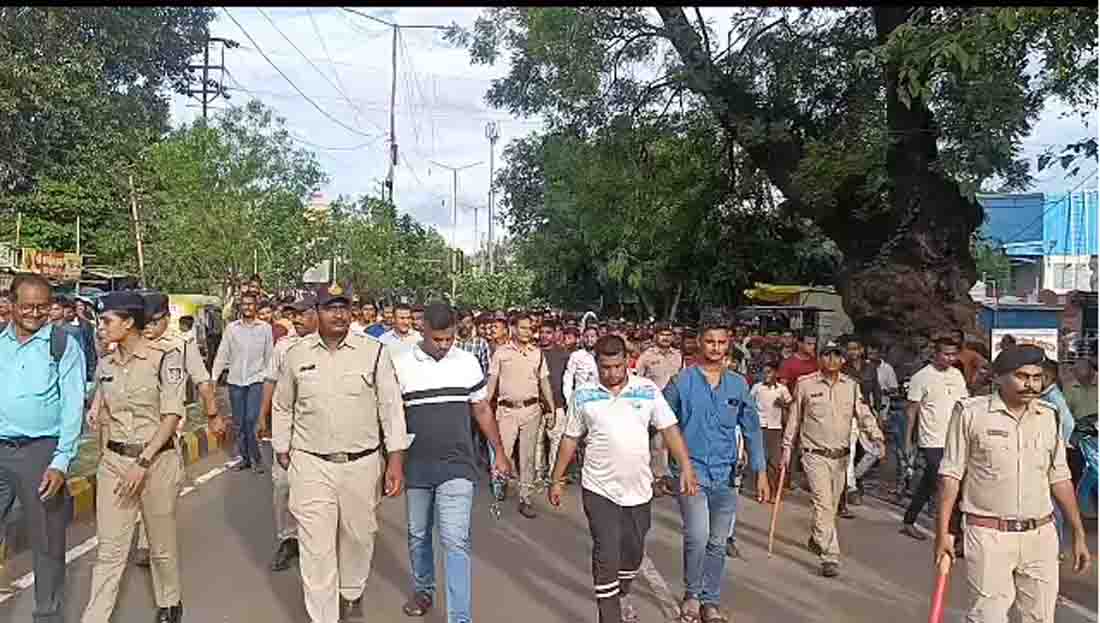 Burhanpur News : 72 घंटे में पुलिस ने हत्या के मामले में आरोपी को किया गिरफ्तार, शहर में निकाला जुलूस