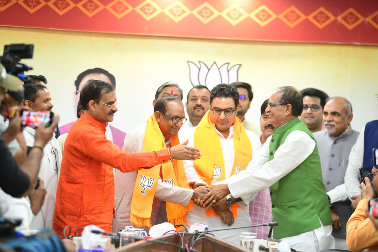 Congress leader Siddharth Tiwari join BJP