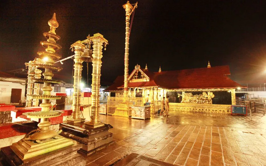 केरल में स्थित है सबरीमाला मंदिर, भारत ही नहीं बल्कि विश्व भर से लोग दर्शन के लिए आते हैं यहां