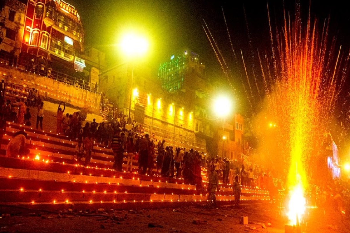 देव दीपावली पर हो रहा दुर्लभ भद्रावास योग का निर्माण, इस दौरान महादेव की पूजा करने से होगी अक्षय फल की प्राप्ति