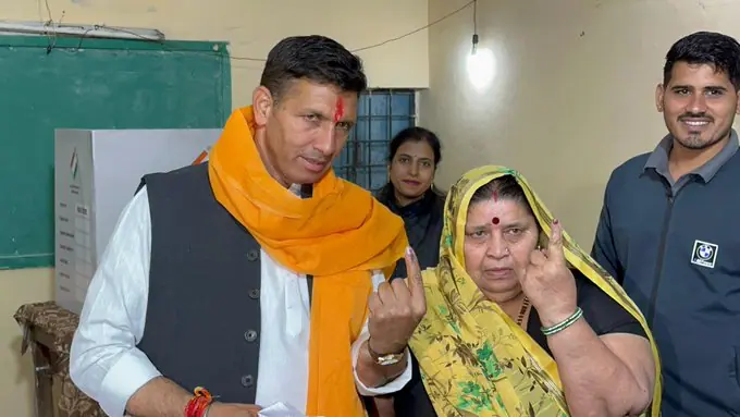 MP Election 2023 Voting : शिवराज सिंह चौहान, नरोत्तम मिश्रा, कमलनाथ, कैलाश विजयवर्गीय, कमल पटेल, सज्जन सिंह वर्मा, नकुल नाथ सहित कई दिग्गजों ने डाला वोट