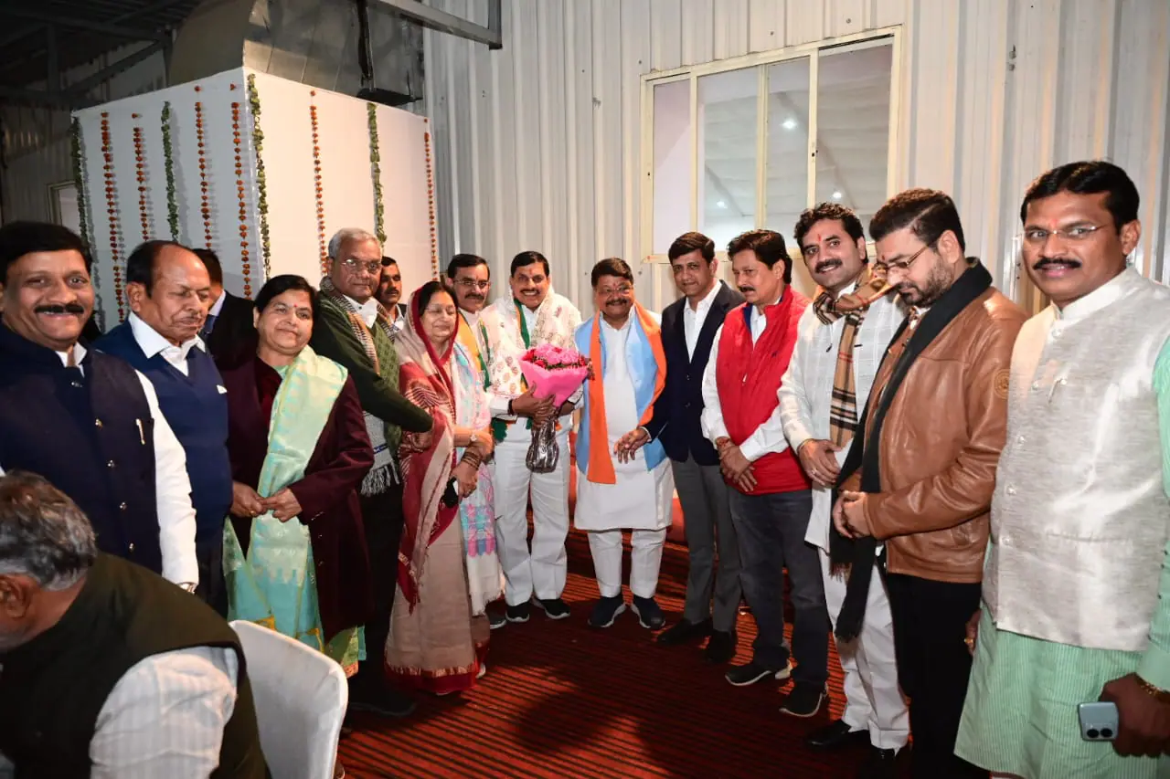 इंदौर के जनप्रतिनिधियों ने दिया सीएम मोहन यादव को धन्यवाद Indore's public  representatives thanked CM Mohan Yadav,