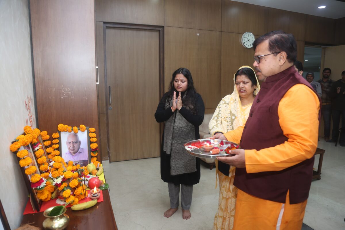 पदभार ग्रहण करते ही ऊर्जा मंत्री प्रद्युम्न सिंह तोमर के निर्देश, प्रदेश में 22 जनवरी को नहीं जानी चाहिए बिजली, मेंटेनेंस कार्य भी नहीं होगा