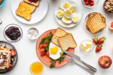 Healthy Breakfast Dishes: ब्रेकफास्ट में शामिल करें ये 5 फूड्स, खाने में स्वादिष्ट होने के साथ ही रहेगा हेल्दी