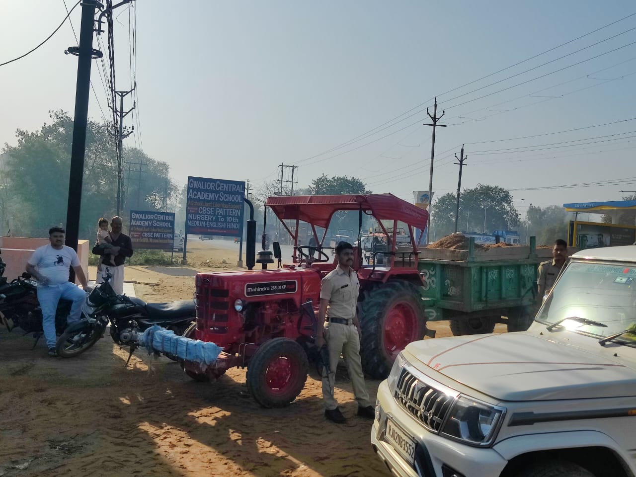 Gwalior News : अवैध उत्खनन पर प्रशासन का कड़ा एक्शन, 2 एलएनटी, एक ब्रेकर सहित कुल 4 वाहन जब्त