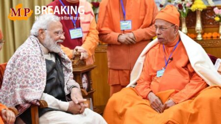 Swami Smaranananda: 95 साल की उम्र में रामकृष्ण मिशन के मुखिया स्वामी स्मरणानंद का निधन, PM मोदी और CM ममता बनर्जी ने जताया दुख