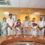 भोपाल-UPSC में चयनित पुलिस कर्मियों की बेटियों को डीजीपी ने किया सम्मानित