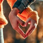 Relationship Tips: रिश्ते में कई बार लेना पड़ता है इन 4 झूठों का सहारा, पार्टनर को मिलती है खुशी