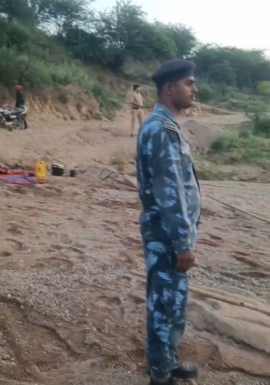 Dabra प्रशासन की कार्रवाई, रेत माफियों के खदानों पर मारा छापा, सामान जब्त