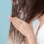 Hair Care Tips: अगर आप भी है झड़ते बालों से परेशान तो घर पर ही तैयार करें हेयर मास्क, हेयर फॉल रोकने में करेगा मदद