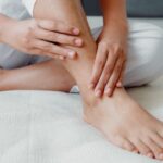 Swollen Feet: पैरों में सूजन कई बीमारियों का हो सकता है कारण, लक्षण से करें इसकी पहचान