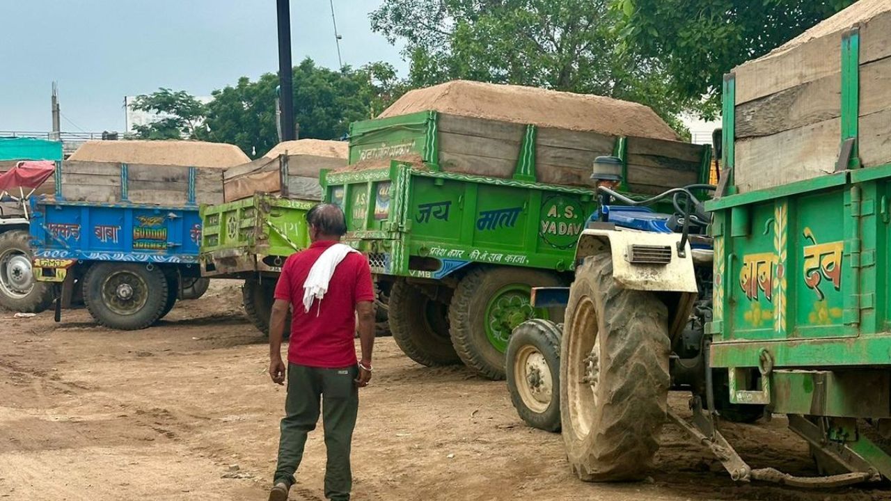 Tractor trolley filled with illegal sand seize